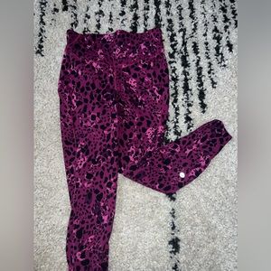 LULULEMON leggings!
